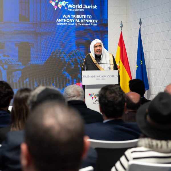 En Madrid, la Asociación Mundial de Juristas recibió al Sheij Dr. MohammedAlissa en una conferencia titulada «Las religiones por la paz»
