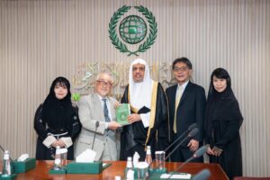 Lee más sobre el artículo En Riad, el Sheij Mohammed Al-Issa, Secretario General de la LMI, se reunió con una delegación de la Fundación Motoko Katakura para la cultura del desierto en Japón