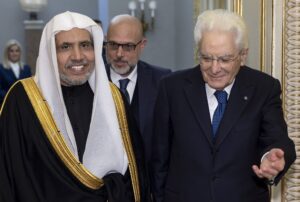 Lee más sobre el artículo El Presidente de la República Italiana, el Sr. Sergio Mattarella, recibió anoche en el palacio presidencial de Roma al Secretario General de la Liga del Mundo Islámico, Presidente de la Comisión de Ulemas, el Sheij Mohammed Al-Issa.