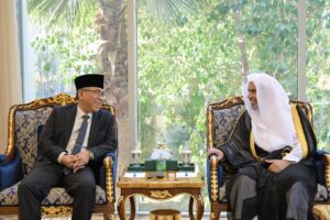Read more about the article El Secretario general y Presidente de la Comisión de Ulemas, el Sheij Mohammed Alissa, recibió en Riad al Sheij Yahya Cholil Staquf