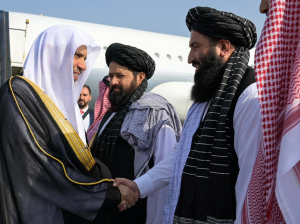 Read more about the article el Secretario general, Presidente de la Comisión de Ulemas, el Sheij Mohammed Al-Issa, llegó a la capital afgana, Kabul, para una visita oficial durante la cual se reunirá con altos dirigentes gubernamentales y ulemas.