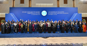 Read more about the article El Secretario General de la Liga del Mundo Islámico, Presidente del Consejo de Ulemas, el Sheij Mohammed Al-Issa dirigiéndose a los participantes de la sesión inaugural de la «Cumbre Mundial de las Religiones»