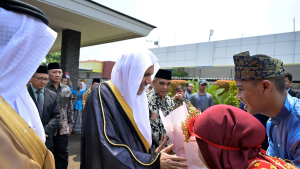 Read more about the article Por invitación oficial de la República de Indonesia, esta noche, el Sheij Mohammed Al-Issa, ha llegado al aeropuerto internacional Halim Perdanakusuma, en la capital indonesia, Yakarta