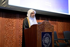 Read more about the article El Sheij Alissa se reúne con responsables musulmanes del Reino Unido y participa en la reunión de expertos del Centro de estudios islámicos de Oxford