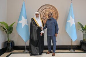 Read more about the article El presidente de la República Federal de Somalia, Dr. Hassan Sheikh Mohamud, recibió en el palacio presidencial al Secretario General, Sheij Dr. Mohammed Al-Issa